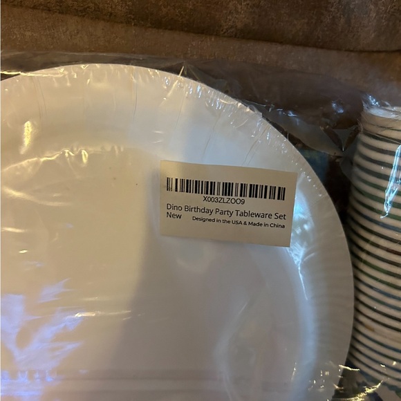 All In One🦖Dinosaur🦕Themed Party🥳Set4 Boys👦🏻orGirls👧🏻96pc Set For24Guests - Picture 5 of 7